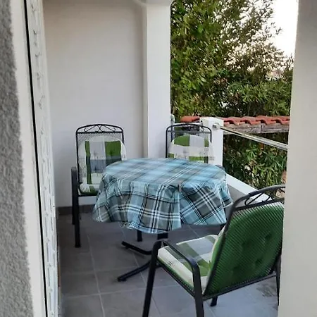 Bellavista Apartment *